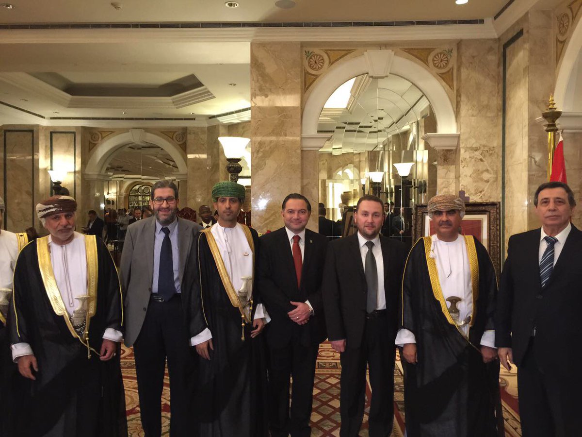 بمناسبة اليوم الوطني لسلطنة عمان، قام وفد من #جامعة_الجنان  بتقديم التهاني بالعيد الوطني للسلطنة لسعادة السفير بدر بن محمد المنذري في #بيروت