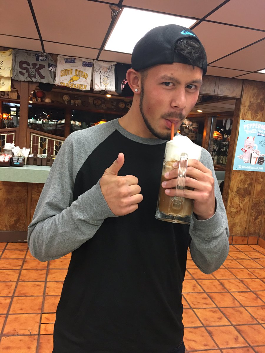 AWPortOrchard's tweet photo. Like root beer floats as much as Diego? Happy hour starts again tomorrow, every weekday from 2-5. Any size float, all $2! https://t.co/9jYFCAfsy1