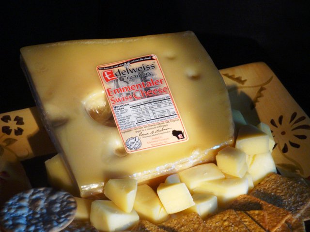 JimsCheese's tweet photo. Start your week on the right foot and stock up on your favorite #JimsCheese! Find us at your nearest retailer: https://t.co/uZofsr21FU https://t.co/jaQxSQGe8G