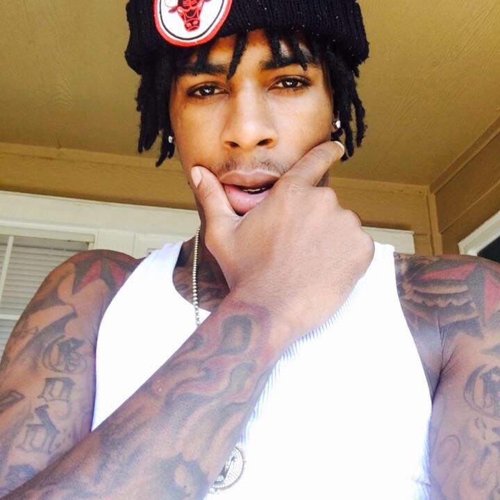_ImZachary's tweet photo. Come back 😩#Liveme Uncle_luke504 F.O.E: https://t.co/SQY1LKlsot https://t.co/QaVksFgvn1