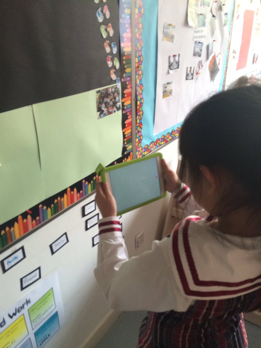 LBcloe's tweet image. Student uploading learning reflections onto her portfolio blog to share with her family and friends. 😎📸 #techinclass #myCISB