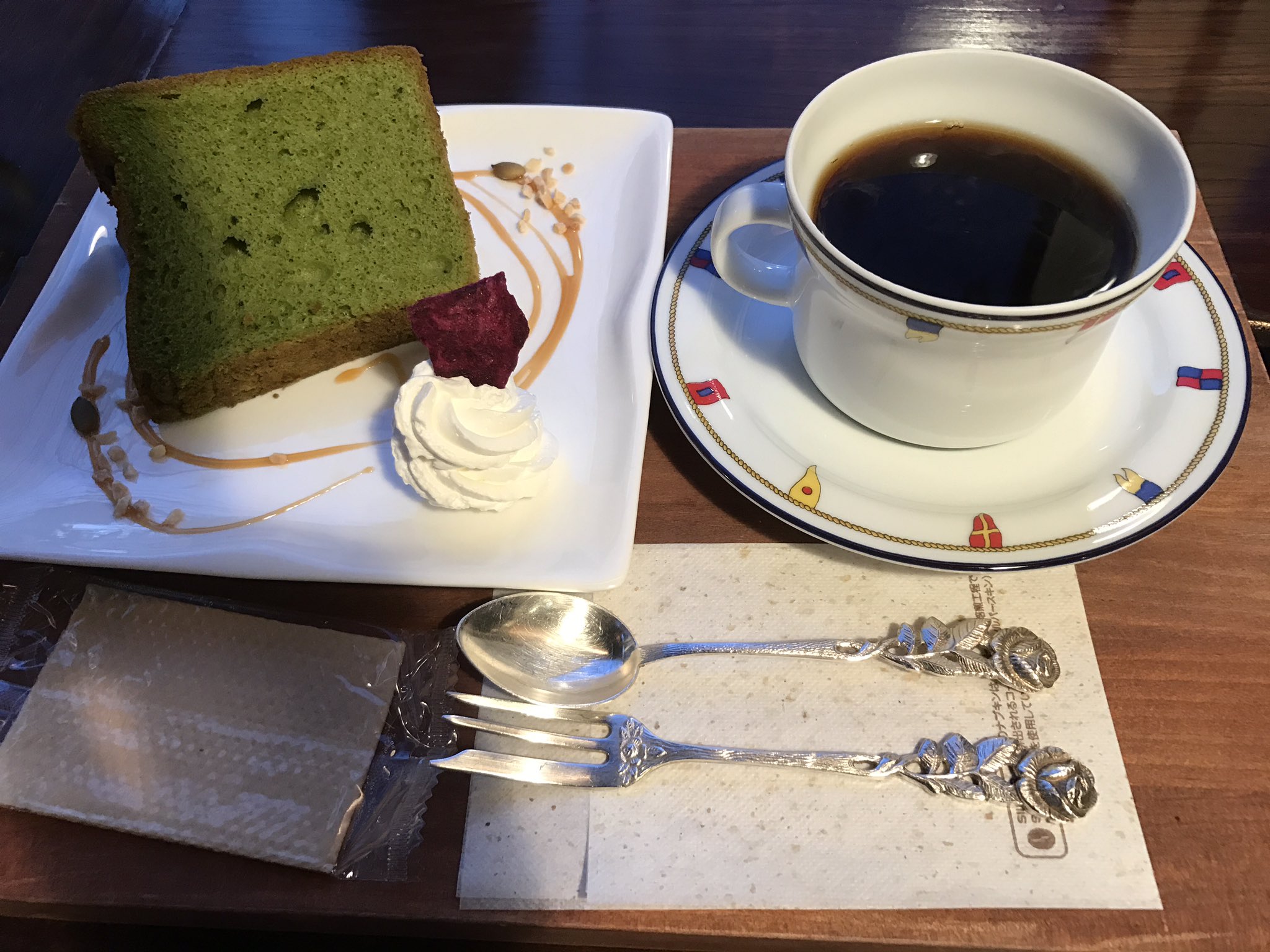 ゆみ コーヒー豆を取り寄せて美味しかったので実店舗へ 恵庭の花カフェきゃろっと シフォンケーキセットなう T Co Gfkhj8ahal Twitter