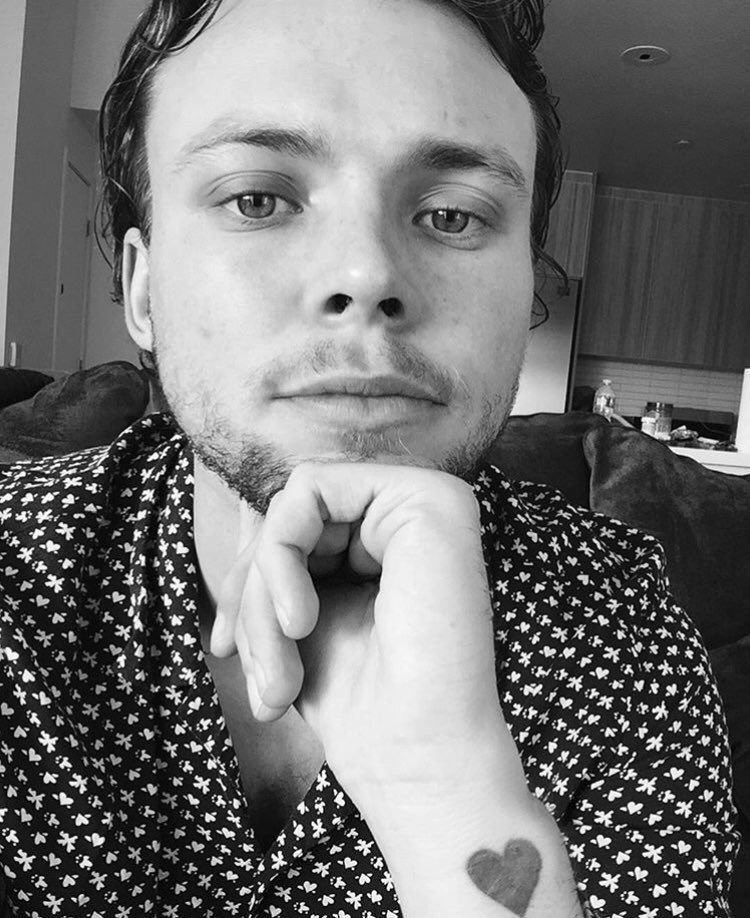 foolsformgc's tweet photo. what if 5sos are fake and someone created them... cAUSE THEY CAN'T BE REAL 😭 https://t.co/LL1ijp0kCc