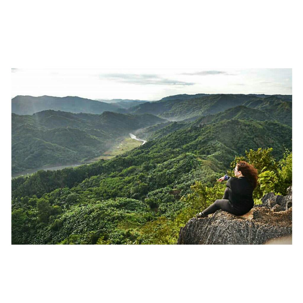 muy_bien1388's tweet photo. Pilipinas bakit ba ang ganda mo? #travel #hike #mountains #travelph #pinasmuna #ph2016 #wanderlust #bestplaces #ItsMoreFunInThePhilippines https://t.co/FjhZzcUpkK