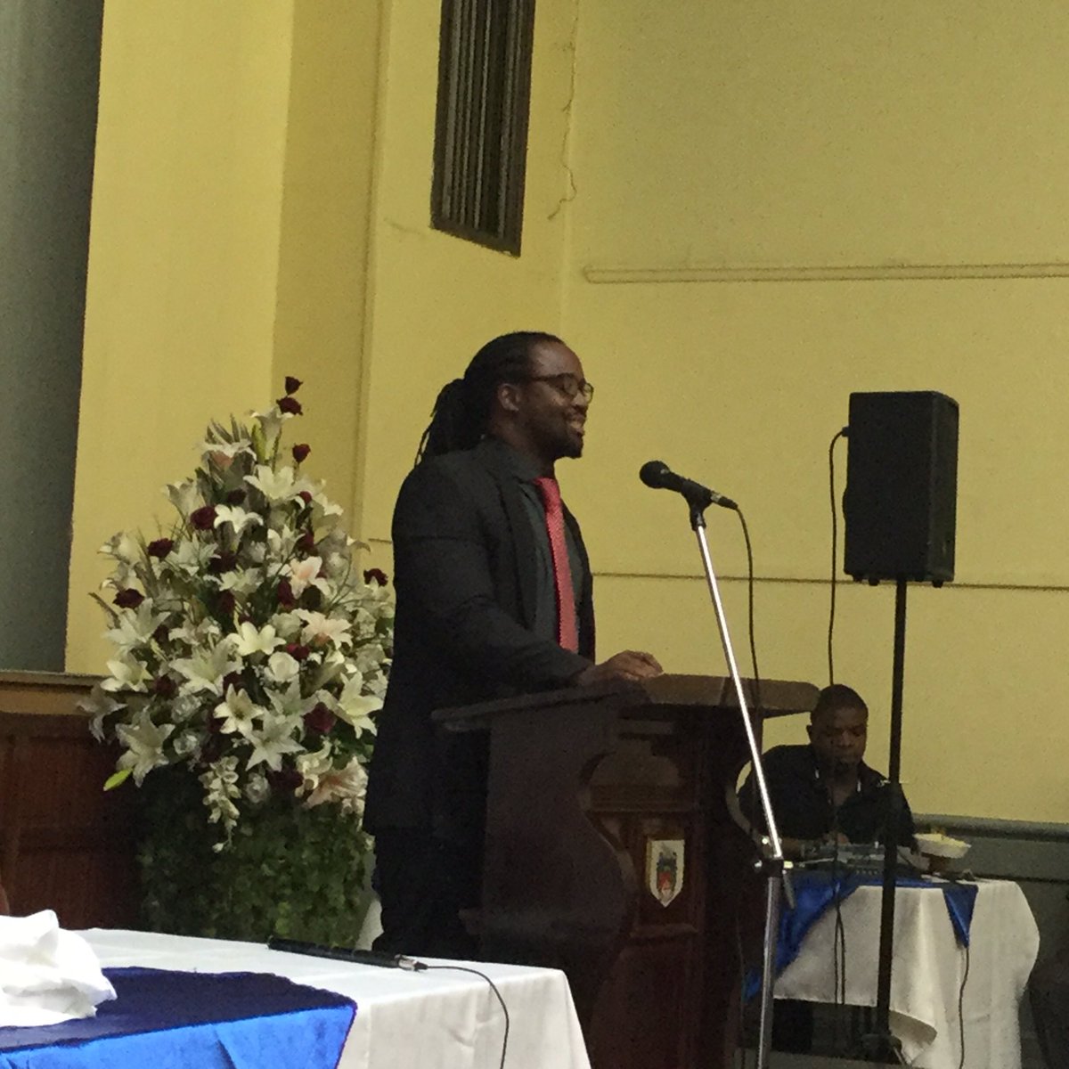 VTKAHIYA's tweet image. Dr N Dube takes to the podium to deliver #BondNotes  Lecture #AMHConversation @NewsDayZimbabwe