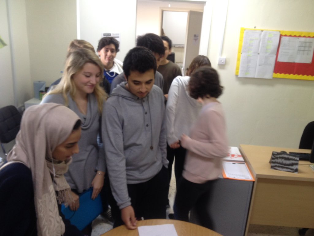 MrDiazj78's tweet photo. The Class of 2017 submitting the final copy of their #extendedessay #greatjobguys #vishigh #letscelebrate #proud @vismalta https://t.co/4rTqkp958U