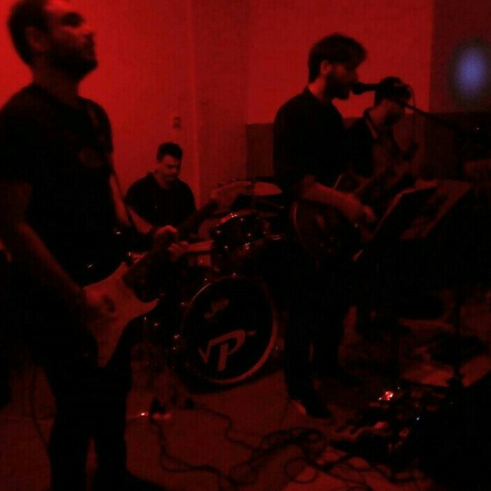 HappySkeleton32's tweet photo. Happy Skeleton LIVE at Urlo
#happyskeleton #livemusic #grunge #band #music #musicislife #noise https://t.co/p3viBQEyyM