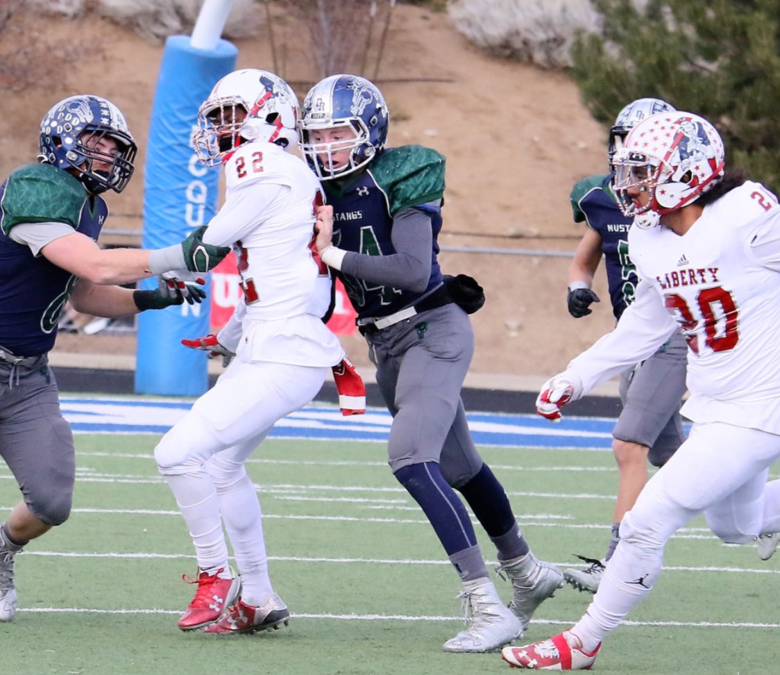 CoachMoniz's tweet photo. Holding, Block in the back, maybe?? #22DB @MWATAERA for No.21 Liberty HS(NV) Patriots win in the North! #702hsfb #NVprepsfb @TmakTai https://t.co/DvDzqEYqUT
