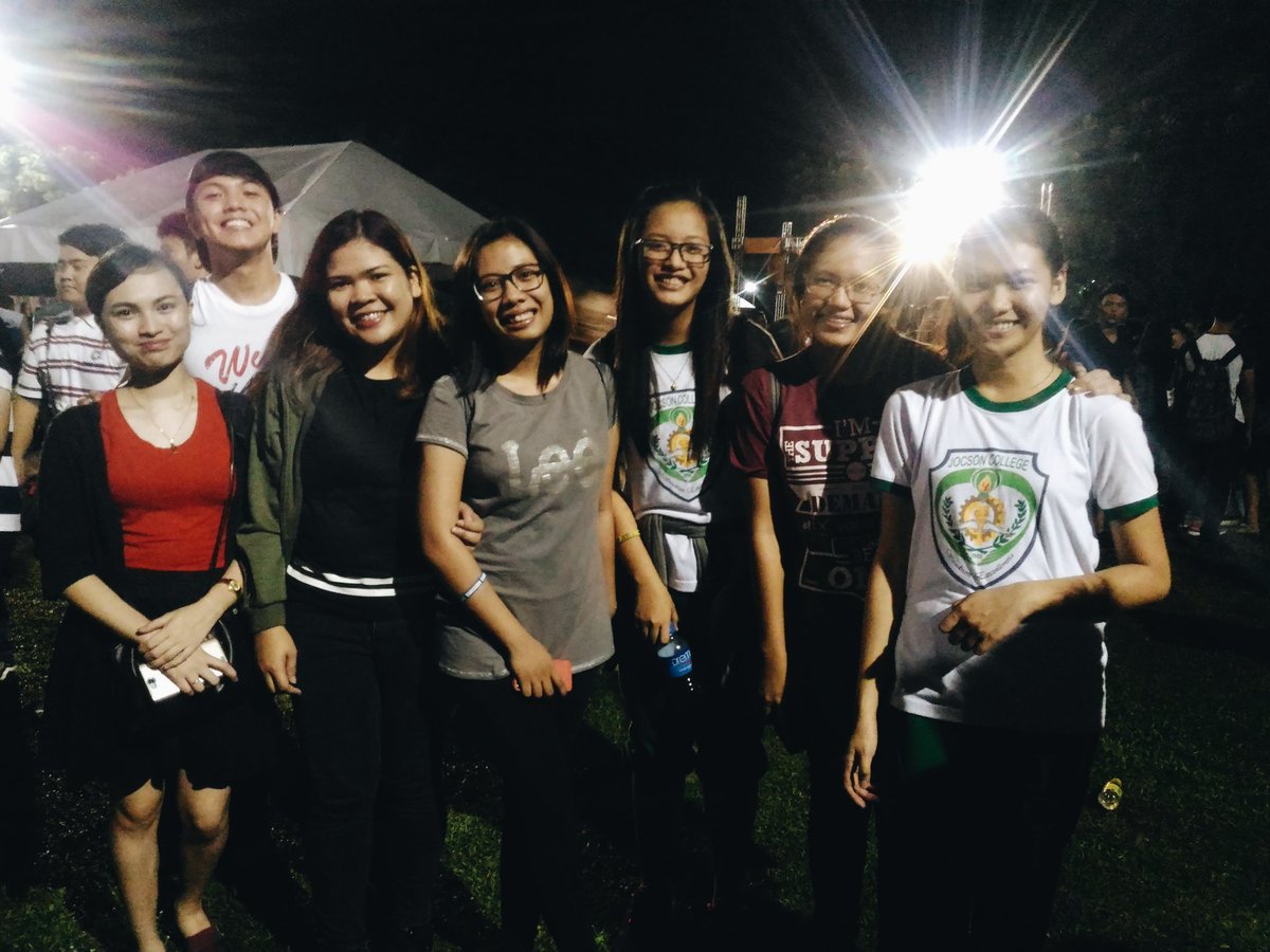 jirehmaniego_'s tweet photo. UPRISING CONCERTโจ #WFUprising https://t.co/FlPEeIBCgL