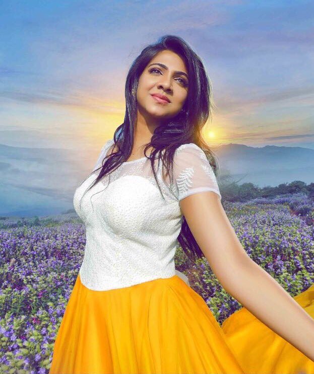 PyckerKollywood's tweet photo. #PrettyDiva #MadonnaSebastian from #Kavan https://t.co/p4AS7WE47Y