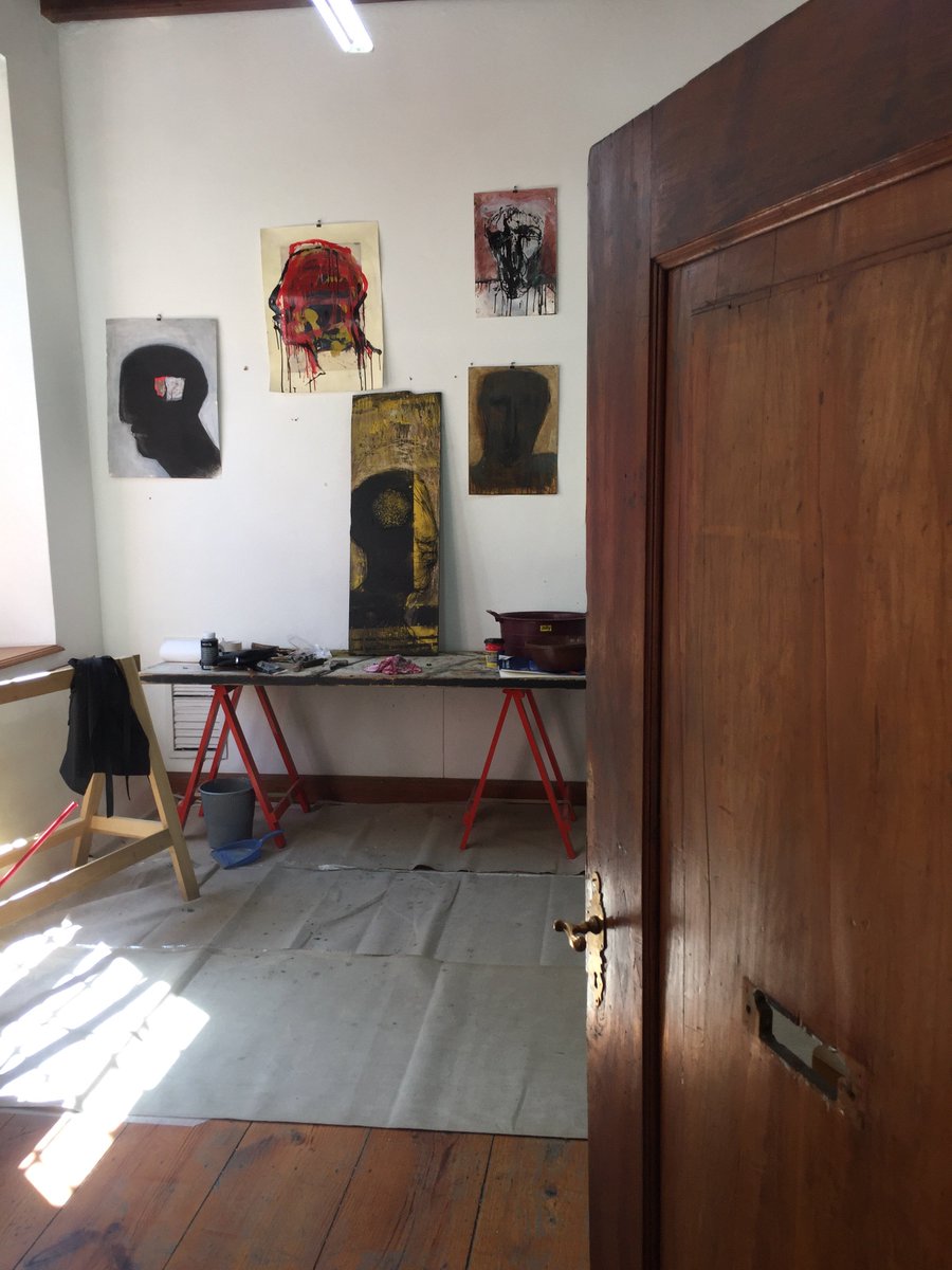 NiniGallery's tweet photo. Definite highlight: Sudanese painter+sculptor @EltayebDawelbait presents SECRETS BEYOND THE SURFACE #FirstThursdays https://t.co/Uj6LsCtRj4 https://t.co/nSa549yMDQ