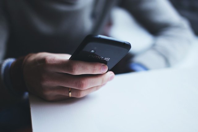 ADSLcz's tweet photo. Neomezené tarify v ČR patří k nejdražším v EU!

#adsl #dtest #O2 #TMobile #Vodafone #volani #data
https://t.co/zhRWxQXFwj https://t.co/3nlH8MmjX1