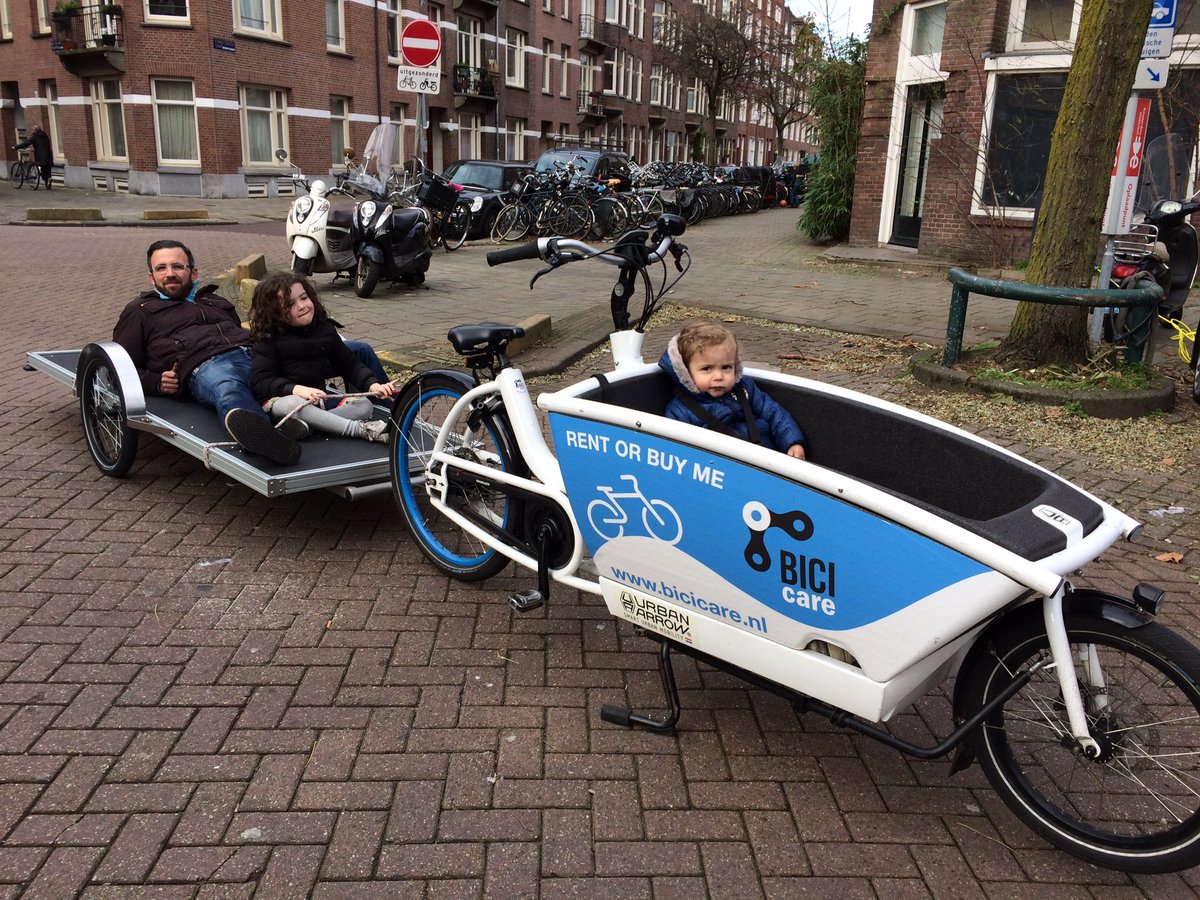 BiciCare's tweet photo. We testten deze week een trailer voor @UrbanArrowcom Samen 6 meter lang! Smooth en licht, beetje lang voor de stad https://t.co/yoFqn2DZXk