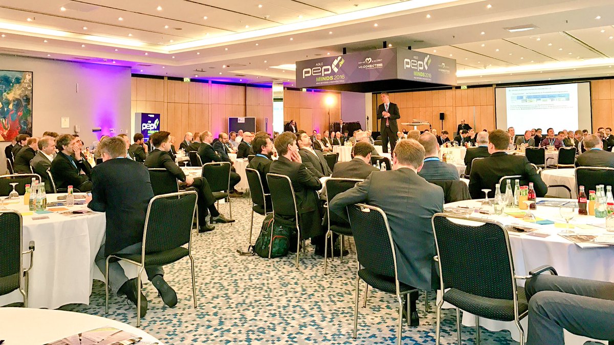 gregorgross's tweet image. Laut des Fotos von @SMeyenborg @matthiasmwolf und meines Bildes können wir uns nun zusammentriangulieren. #agilepep