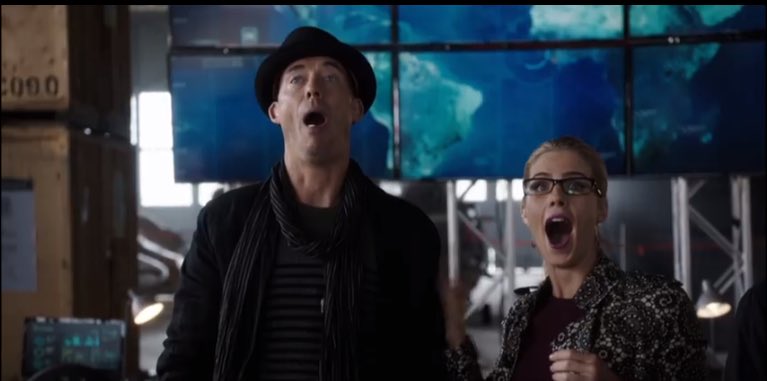 DCs_LFASCrew's tweet photo. Love this. Felicity says (Best Teamup ever ) we absolutely agree Felicity @EmilyBett @CavanaghTom @CW_Arrow @CW_TheFlash  #Flash #Arrow ❤️ https://t.co/A6MYVsXauT