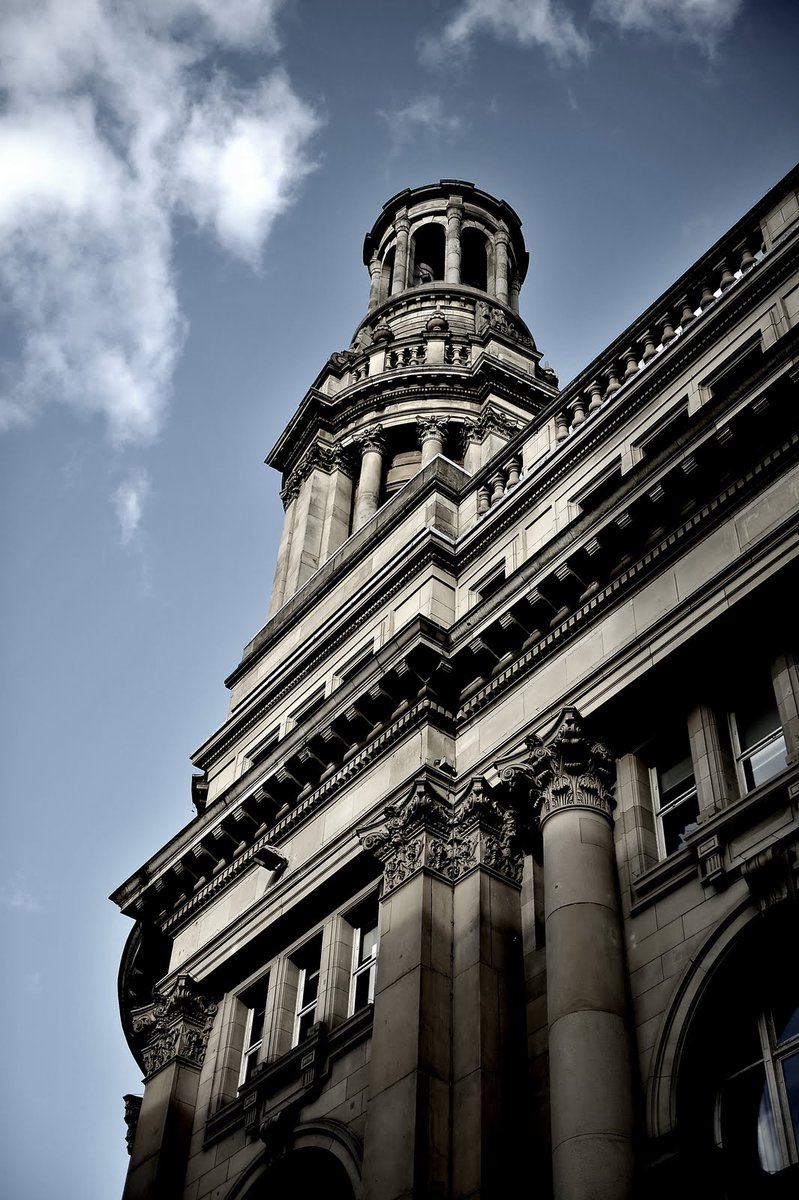 Royal Exchange - home to a nationally renowned theatre, retail arcade &amp; high quality offices the-royal-exchange.co.uk
