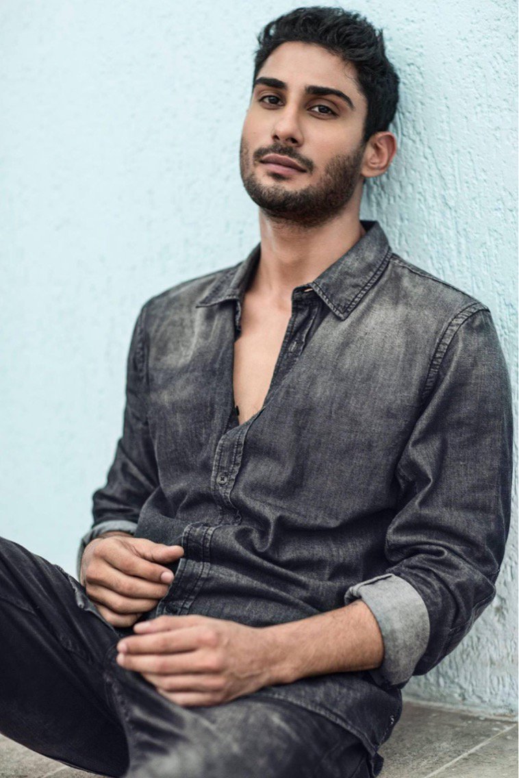 baljeetkaur1418's tweet photo. Wishing the handsome lad- @prateikbabbar, a very happy birthday! May you have a fantabulous year ahead. 😃 https://t.co/SjjSmhNiP9"