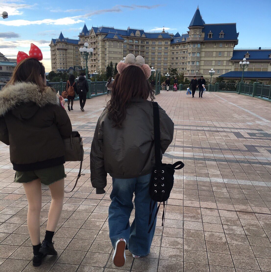 FURUKAWAYUKA_'s tweet photo. ✨🏰#Disney 地元の友達ときた♡ https://t.co/oiQ9xpSwqy