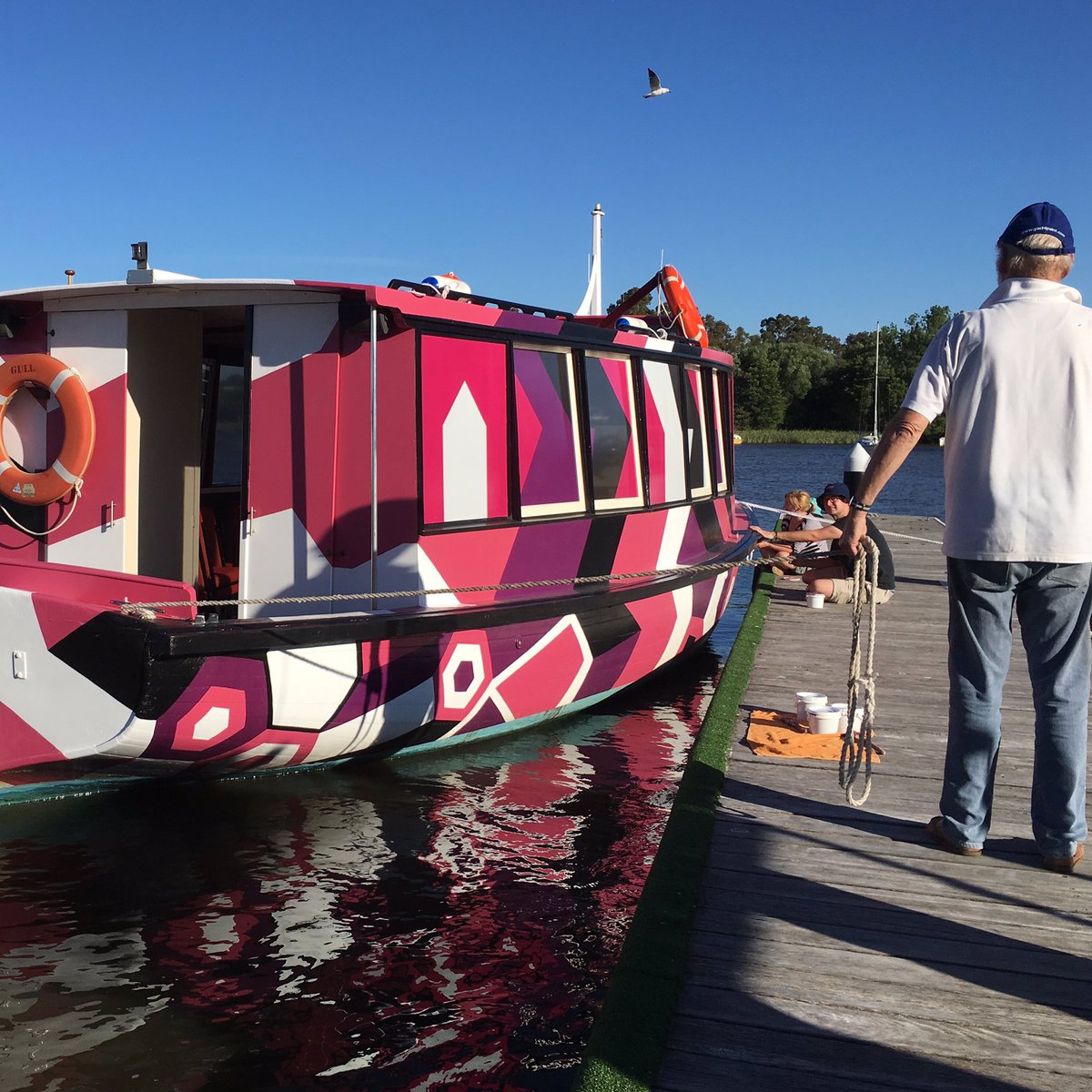 A beautiful afternoon for a check up and a few touch ups #dazzleboat #canberradazzle #inplainsight #boatlove #lakeburleygriffin #CBRarts
