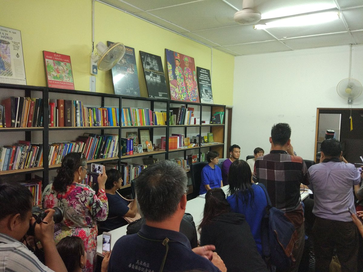 BebasMaria's tweet photo. PC on the raid at @empowermalaysia 's office. Raided under SOSMA, lawyers denied access! #MansuhSOSMA #BebasMaria https://t.co/7aqw3MAJZd