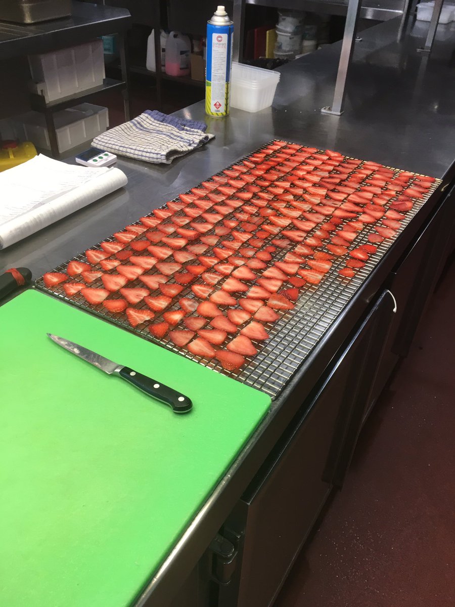 ChefHarks's tweet image. Strawberries ready for dehydrating