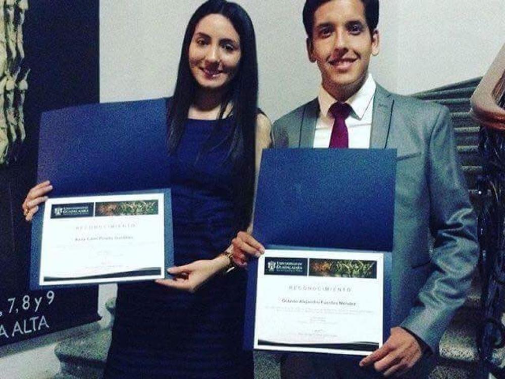 OficialCUCS's tweet photo. "41 recién egresados del #CUCS recibieron el Premio #CENEVAL al Desempeño de Excelencia en el #EGEL".
https://t.co/OpjGE74na7 https://t.co/coH7oU2vZ9