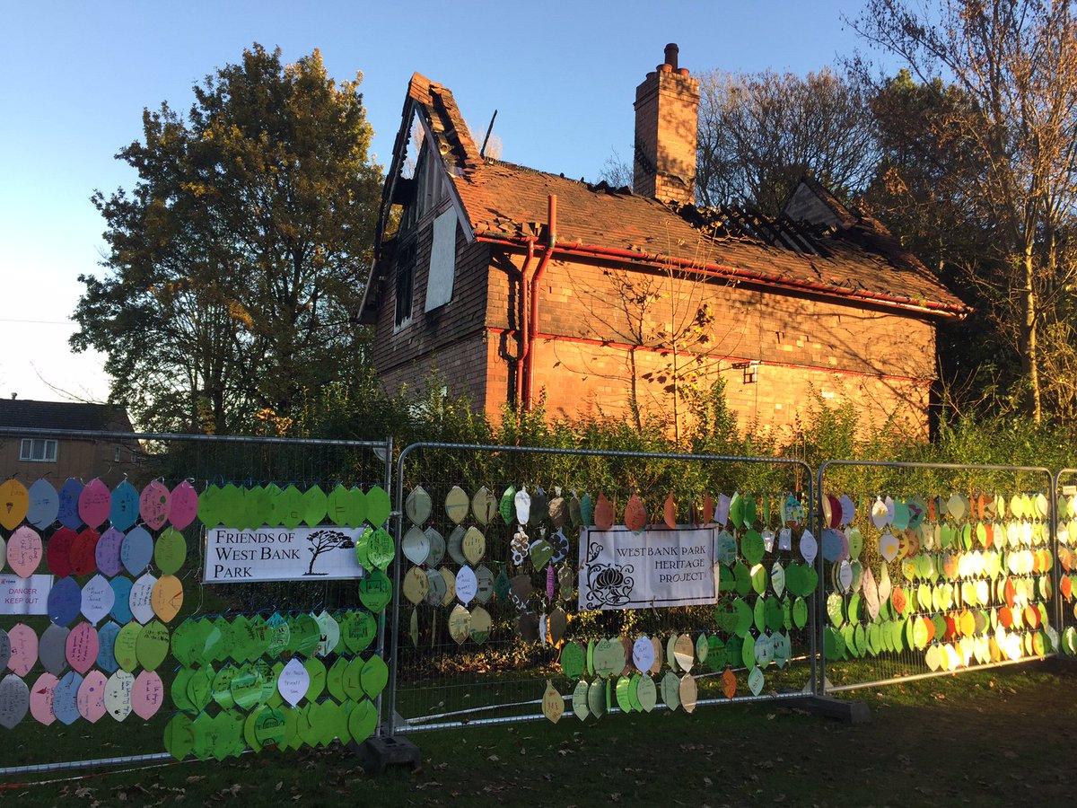 backhouseyork's tweet photo. Great support from Friends of @WestBankPark for the Wall of Leaves #wishingwall for @backhouseyork Sunny Monday in the park. https://t.co/l54Pw4JmeE