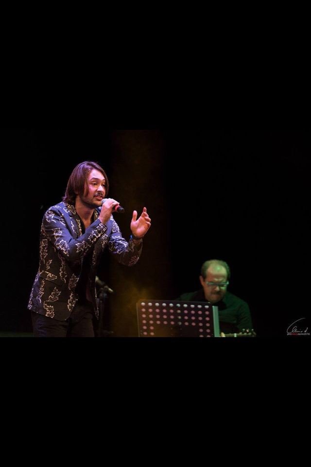 en_loop's tweet photo. Una bella serata rende tutti ancora più belli #PremioBertoli #GiunglaInMovimento #EppureSoffia @albertoli1980 @Bertoliofficial @OndeFunky https://t.co/foIAEYrhFk