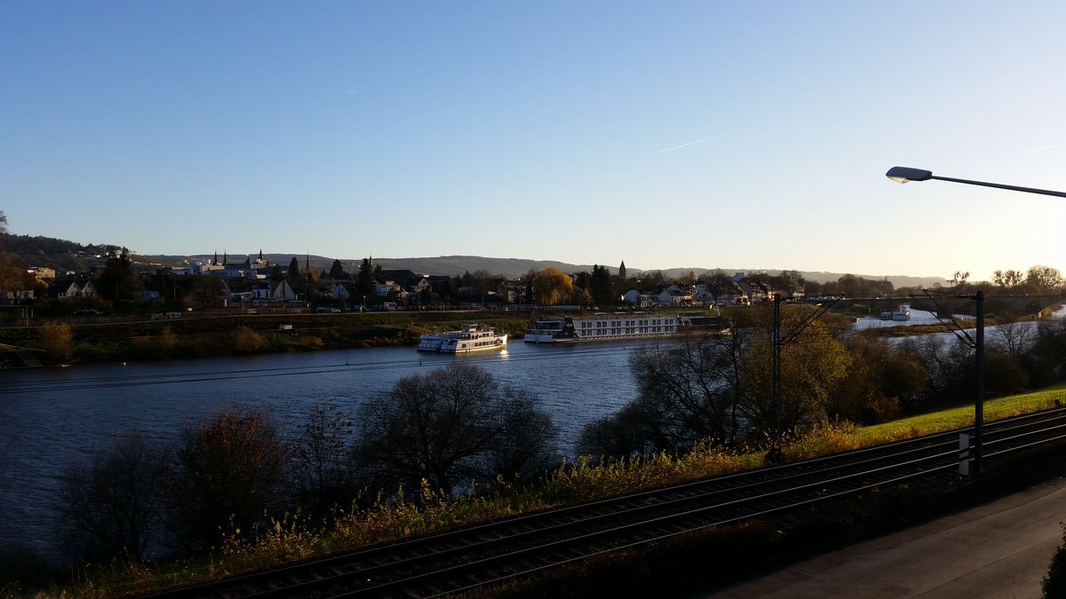 JoSchMu's tweet photo. #Herbst in #Trier #Zurlauben an der #Nosel https://t.co/Y84DoGlDgQ