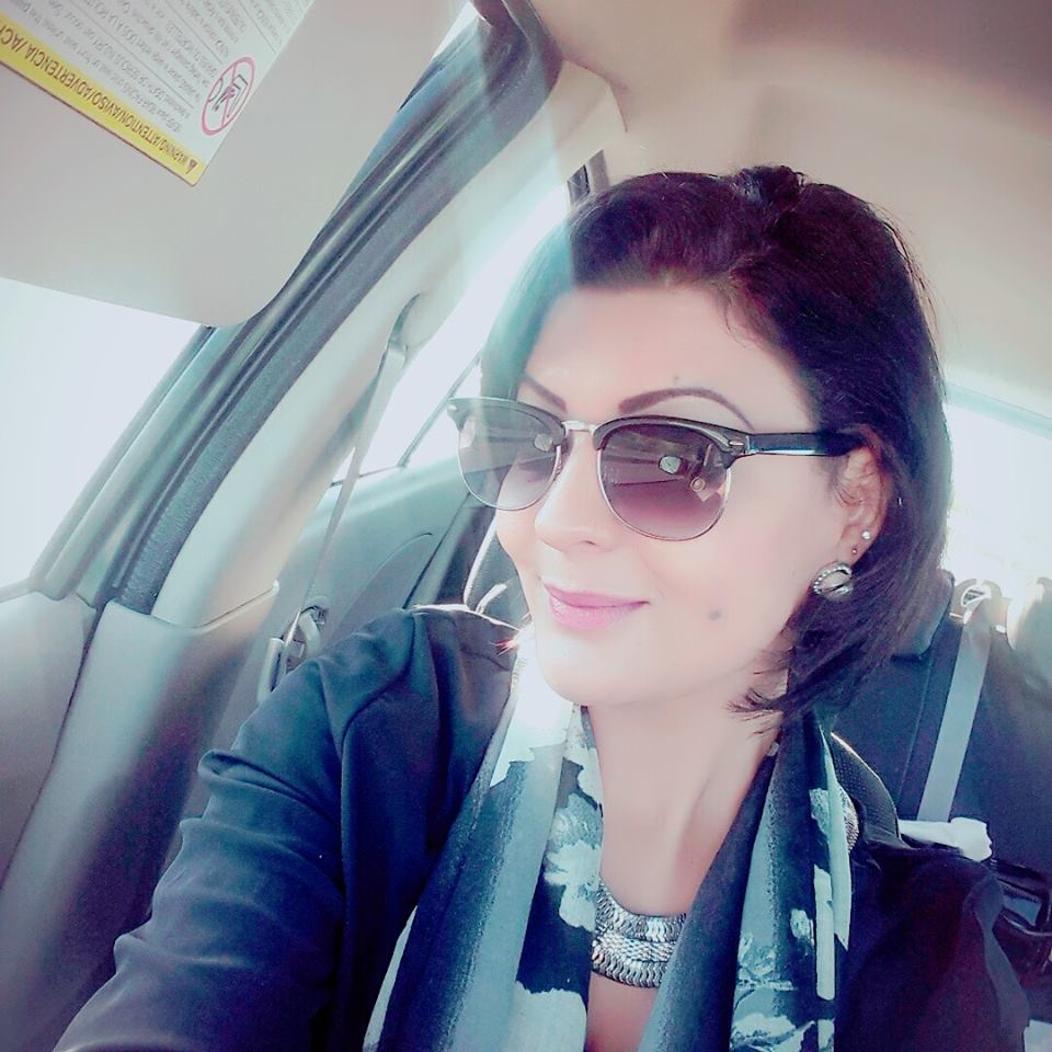 MarwaYACOUB's tweet photo. <3 bisous mes amis <3 https://t.co/AKTh8PPJ6A