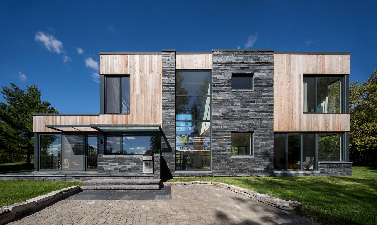 worldarchnews's tweet image. This modern slate clad residence by #Simardarchitecture unfolds onto the rural landscape in #SouthernQuebec #Canada
bit.ly/2fEjbvb