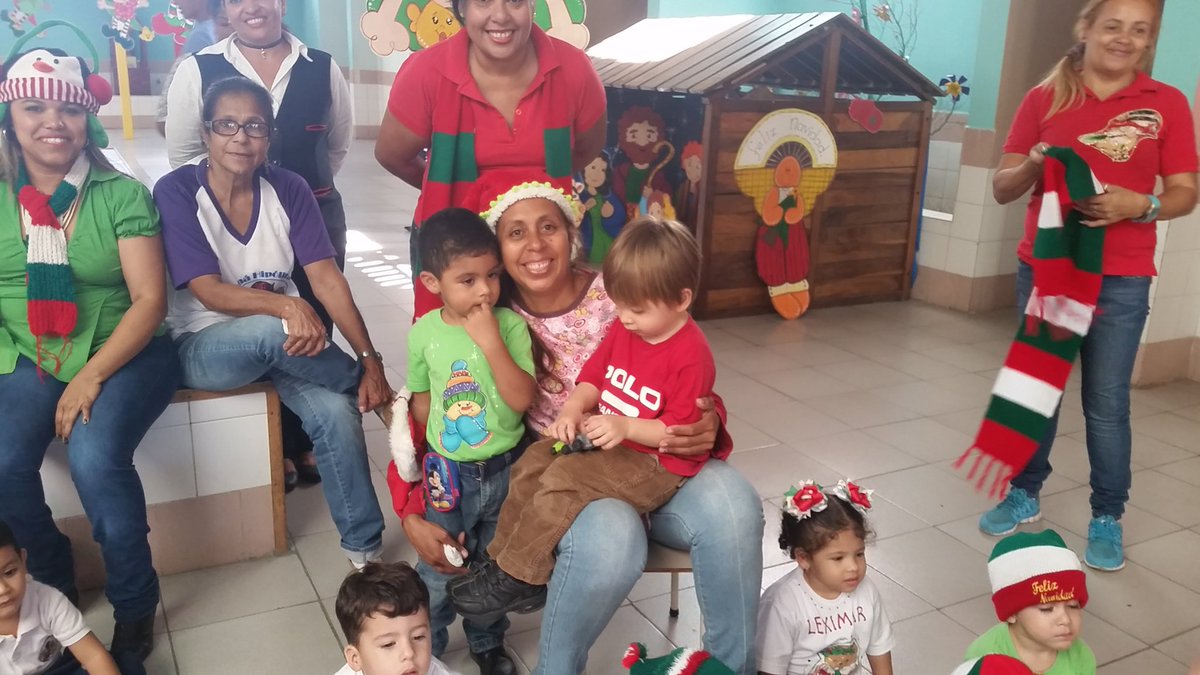 Bienvenida la navidad al CEI del Ejército <a href="/CEIEjercito/">CEI del Ejército</a> #EjercitoFanb