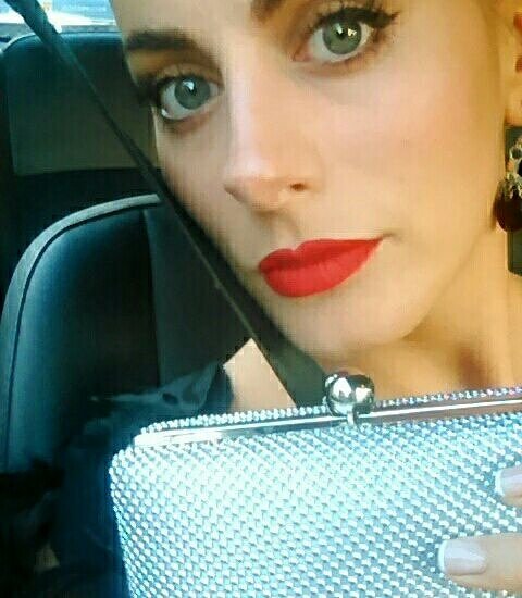 KarenSanchezSpa's tweet photo. Gala Copihue de Oro.💐💐💐 
Y Carteras Karen Sánchez Presente!!! 💎 
Fabulosa nuestra EMBAJADORA @katap_oficial https://t.co/rqNPz27Pdc