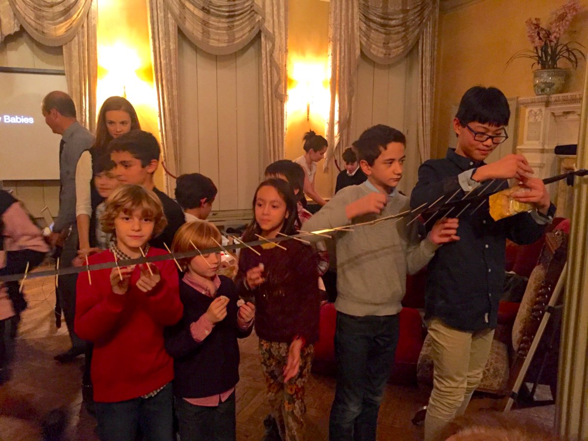 HCHSchool's tweet photo. A wonderful immersive evening of science with Dr. Edmond Hui. A brilliant #FormSeven talk enjoyed by all. https://t.co/OqLFhkior2 https://t.co/YvGs3U7TaY