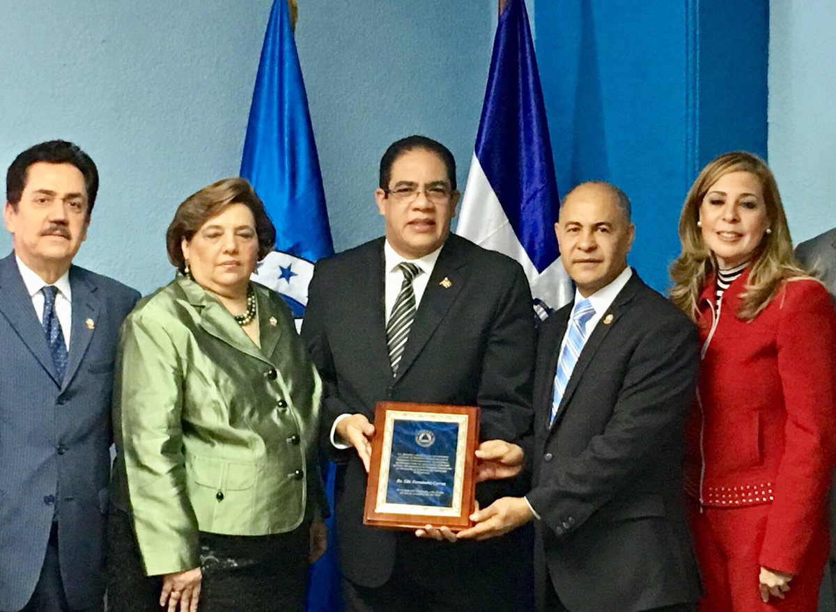 paulrod18130147's tweet photo. Parlacen reconoce a Se. Sr. Embajador Dr. @ElicFernandez @tcabralp @ARosarioM @Telenoticiasrd @PortalNoticiaRD https://t.co/4EhDoQfZ5c