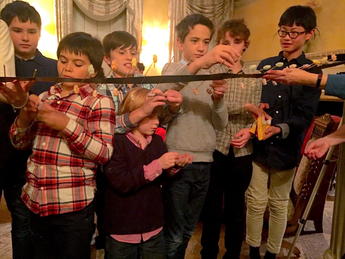 HCHSchool's tweet photo. A wonderful immersive evening of science with Dr. Edmond Hui. A brilliant #FormSeven talk enjoyed by all. https://t.co/OqLFhkior2 https://t.co/YvGs3U7TaY