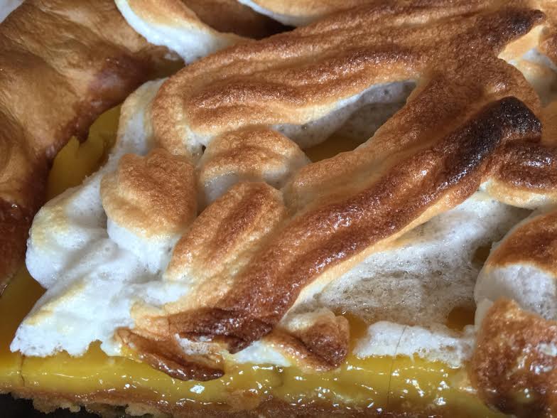 comprarnaranja's tweet photo. Aquí os dejamos el enlace de la receta de la tarta de Naranja con merengue. Irresistible! https://t.co/BGmk99JmCD https://t.co/JadRQQS3iH