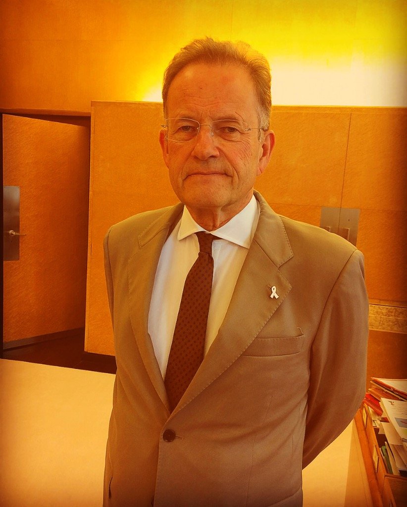 UNGeneva's tweet photo. It is urgent to end violence against women &amp; girls NOW!
@UNOG_DG supports #orangetheworld campaign. https://t.co/O2VO5A9sRC