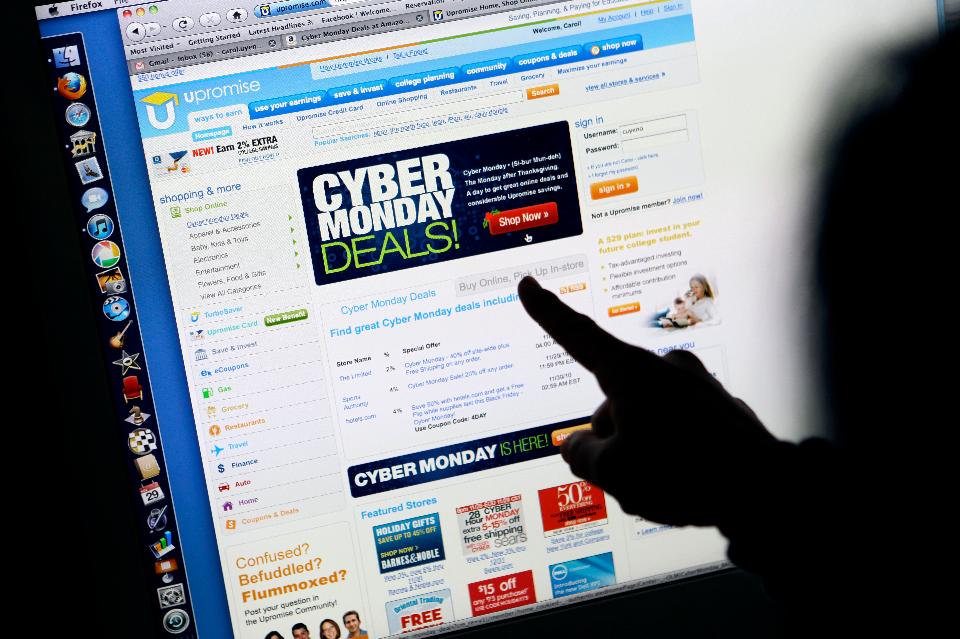 Nation_E_'s tweet photo. #CyberMonday shopping? @Forbes shares 6 practical tips for #cybersecurity: https://t.co/qZg7wf3aXJ https://t.co/9okMIJX752