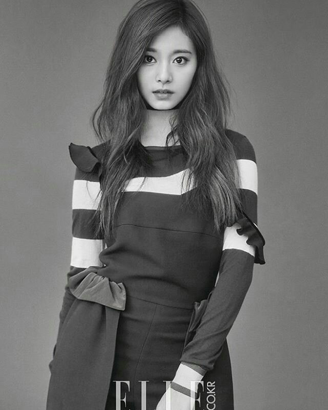 ツウィ二スタ連合 Tzuyu ツウィ Twice Elle Twiceツウィの最新画像 久々の白黒ツウィ 白黒でもやっぱり安定に美人