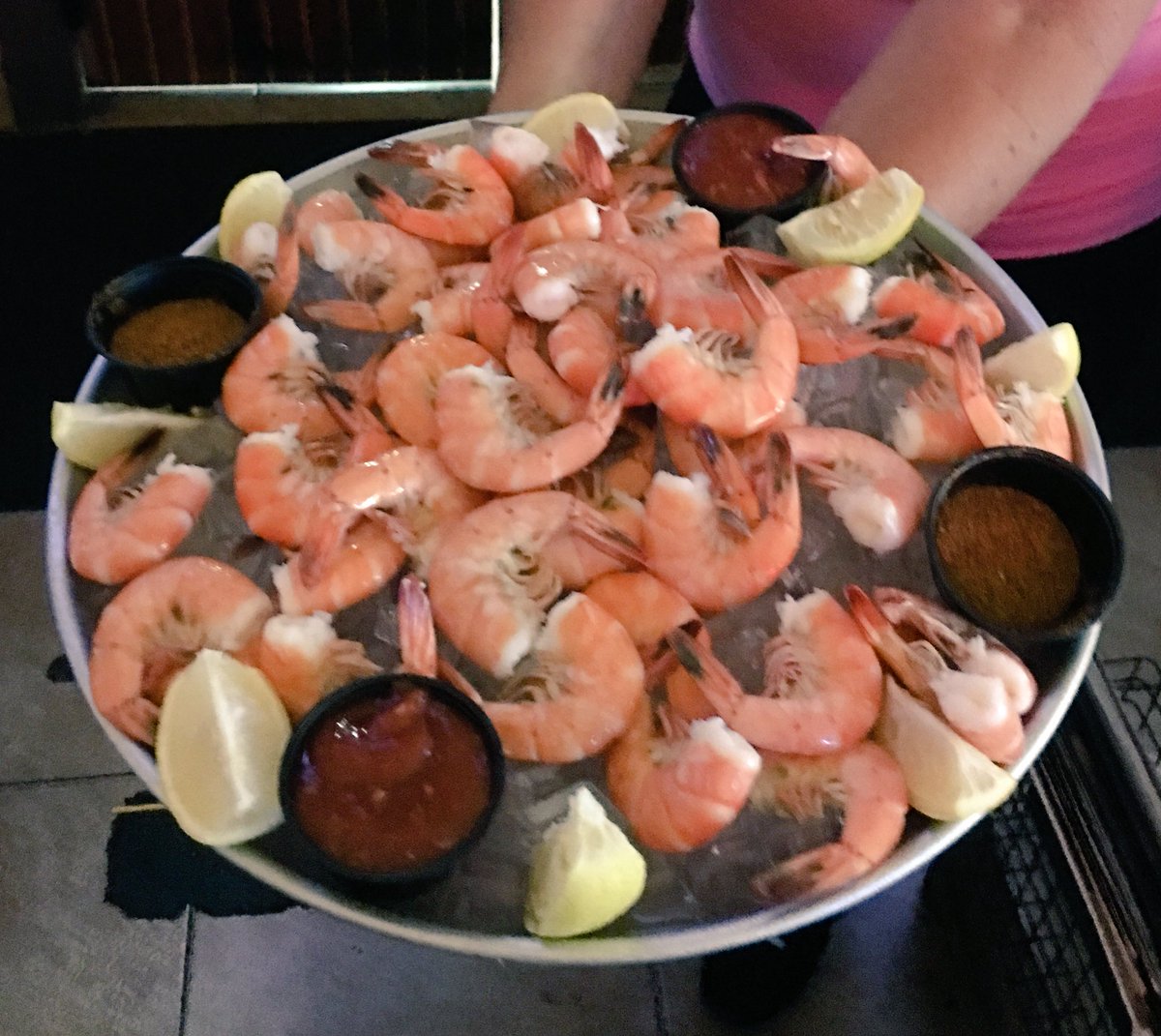 OldNaplesSports's tweet photo. Happy Monday Naples! Stop on in for some amazing food, happy hour 4-7pm everyday, live music Monday- Friday 5-8pm!!! #NaplesFlorida https://t.co/gX7rEeTJOR