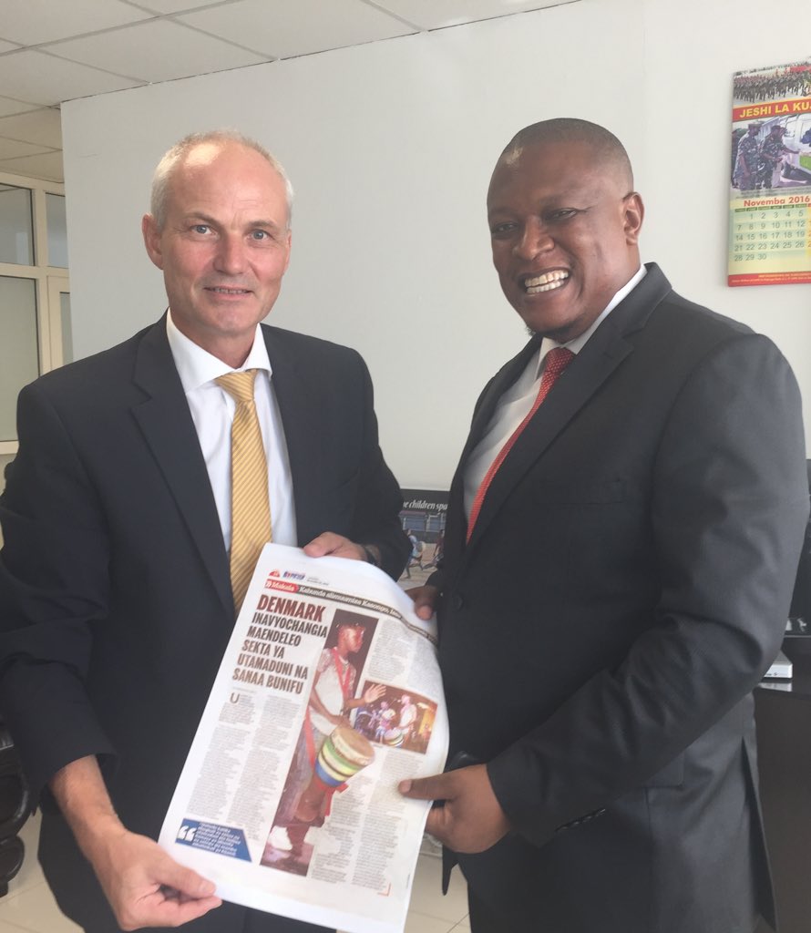 DKAmbTanzania's tweet photo. Discussing #dkaid to culture as well as the new media act with Information and Culture Minister Nape Nnauye today #Tanzania #workingforDK https://t.co/N6sgOiIUj1