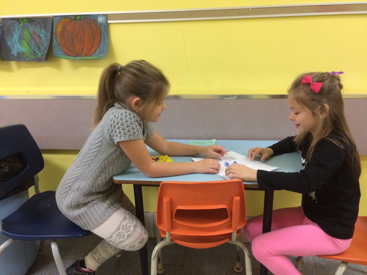 MrSHighview's tweet photo. Today we continued to learn about time on analogue clocks with @MrBHighview's class. https://t.co/Cgz8MU3Pi6