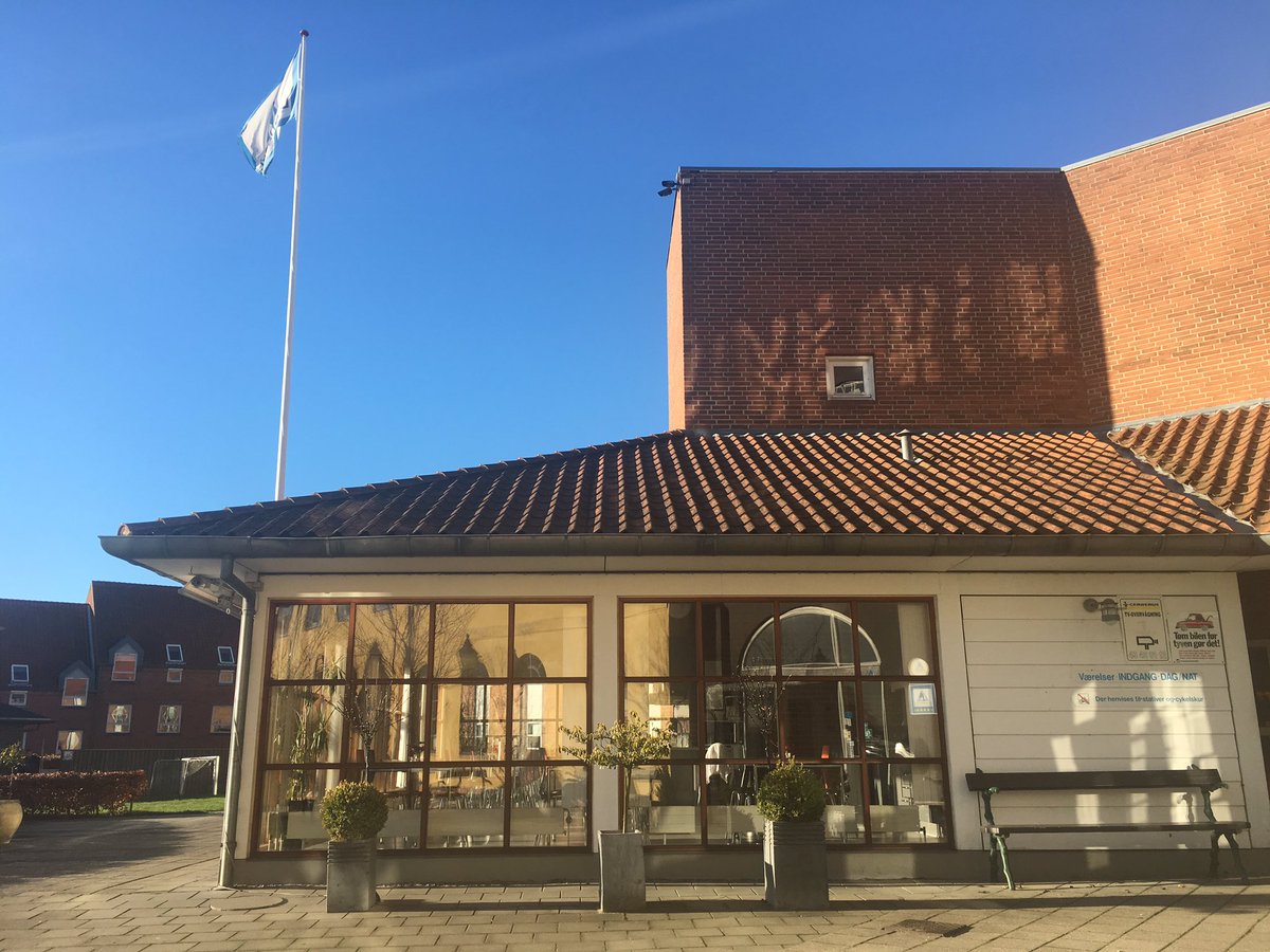 gaestdotcom's tweet photo. Høj sol i #svendborg. Vi er klar til at holde oplæg for gode folk fra #danhostel i DK #konferencecentre #bedremøder #mødebooking #fynerfin https://t.co/F6BTprhRoZ