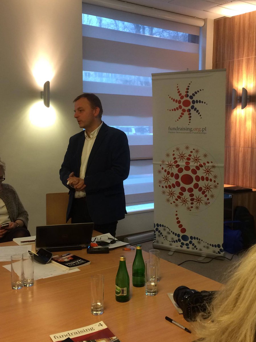 FundraisingPL's tweet photo. Nasza konferencja ruszyła pełną parą :) Nasz prezes prezentuje raport o stanie fundraisingu w 🇵🇱. Mówimy o kampaniach i organizacjach #10KF https://t.co/FwMXhcp68c