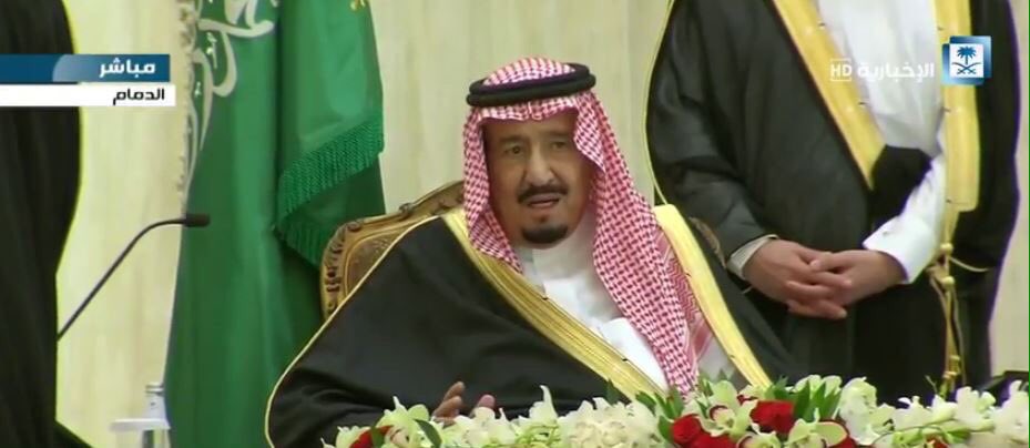 SaudiNews50's tweet photo. عاجل ..

#الملك_سلمان :

المواطنون مجتمعون على الحق.. ونسأل الله أن يرحم من أقام هذه الدولة.

- https://t.co/GcP37a0kyP