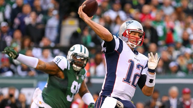 UnSportsESPN's tweet photo. "Congrats to Tom Brady who won his 200th career game."

- Greeny https://t.co/1iyUjq465i