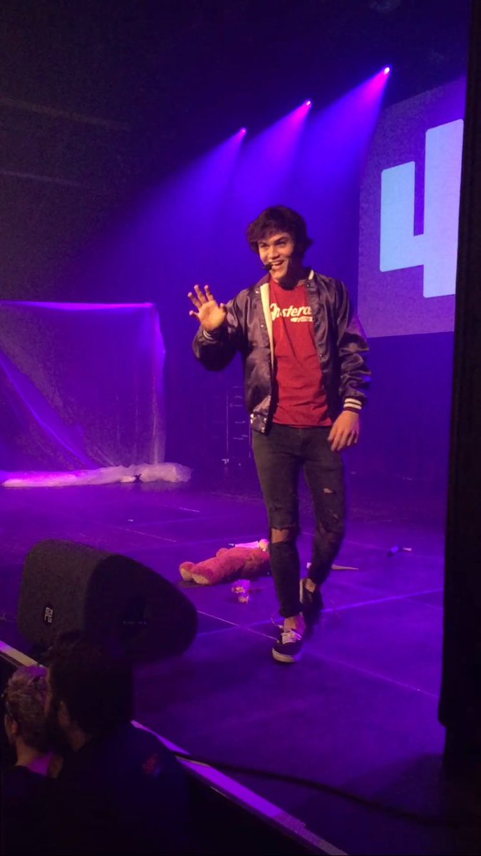 alinebeniest's tweet image. It was the best day of my life tysm for it! @EthanDolan @GraysonDolan #4ou