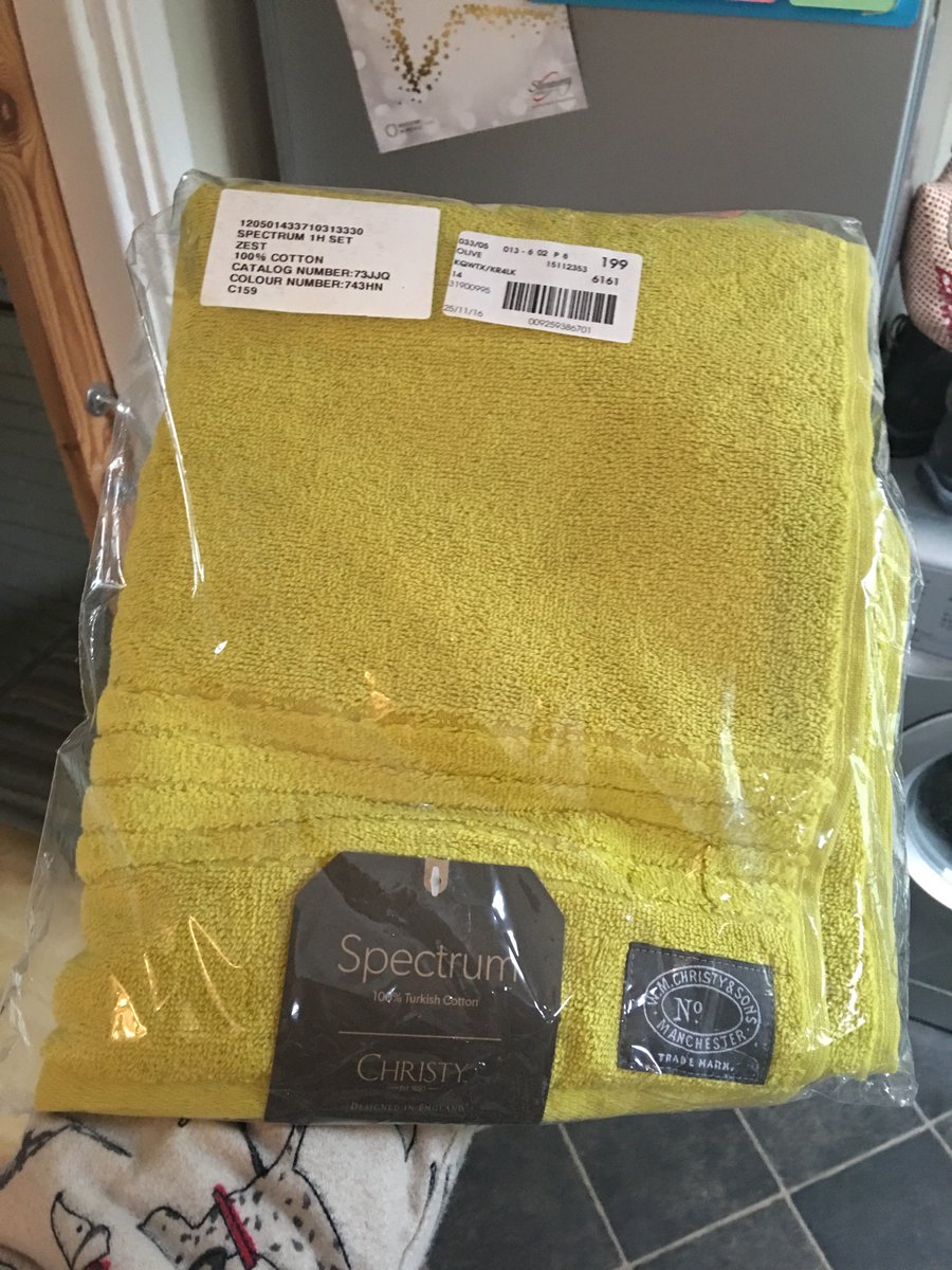 halffull_mostly's tweet photo. When you order an Olive Jumper and they send an Olive Towel? How? Think someone needs a nap @verynetwork #very #naptime https://t.co/2gnpyivojN