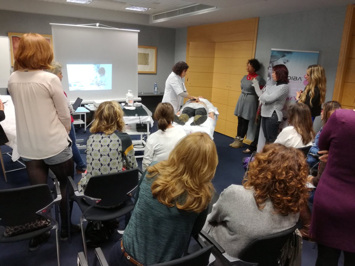 jcanedoSBS's tweet photo. @indibabeauty @sorisasolutions Expectación en nuestra metodología Indiba Deep Beauty en Zaragoza!!! Éxito con D'Sively! Integración=Éxito!! https://t.co/BTU1Csr7KY